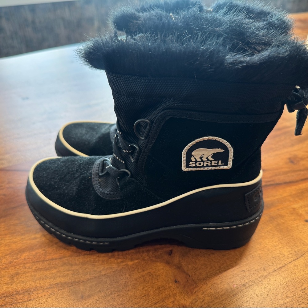 Sorel Black Fur-Trimmed Boots